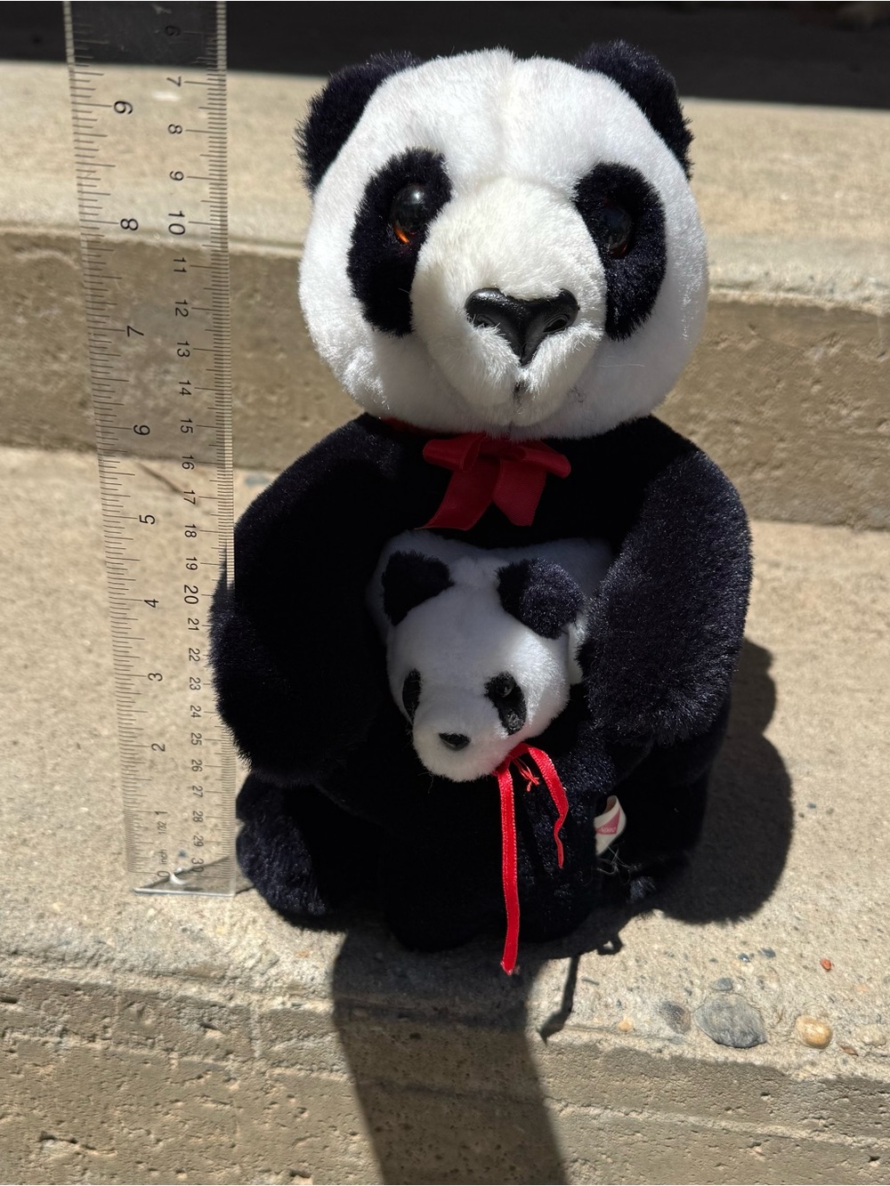1987 Daikin Mama Panda & Baby Plush Panda Tag Detail